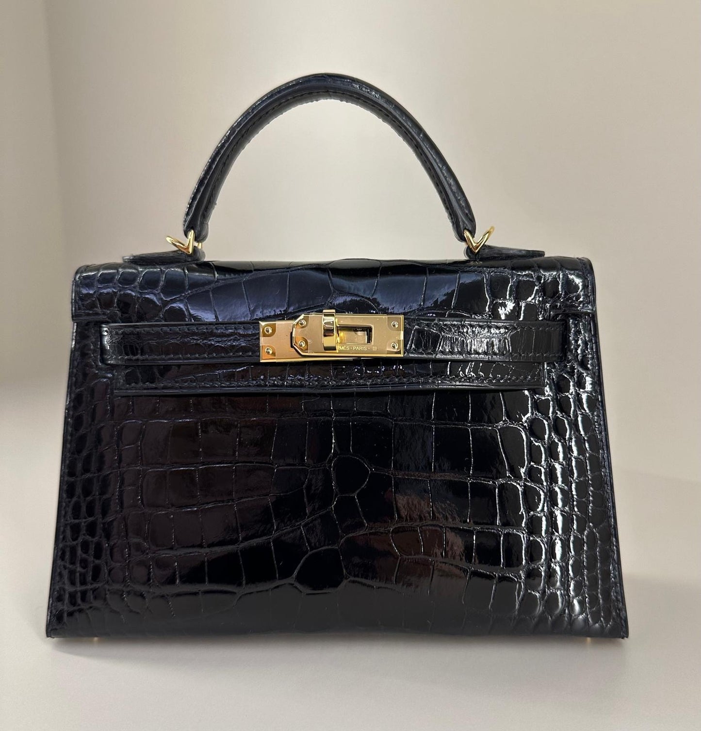 Hermès Mini Kelly Black Shiny Alligator Gold Hardware