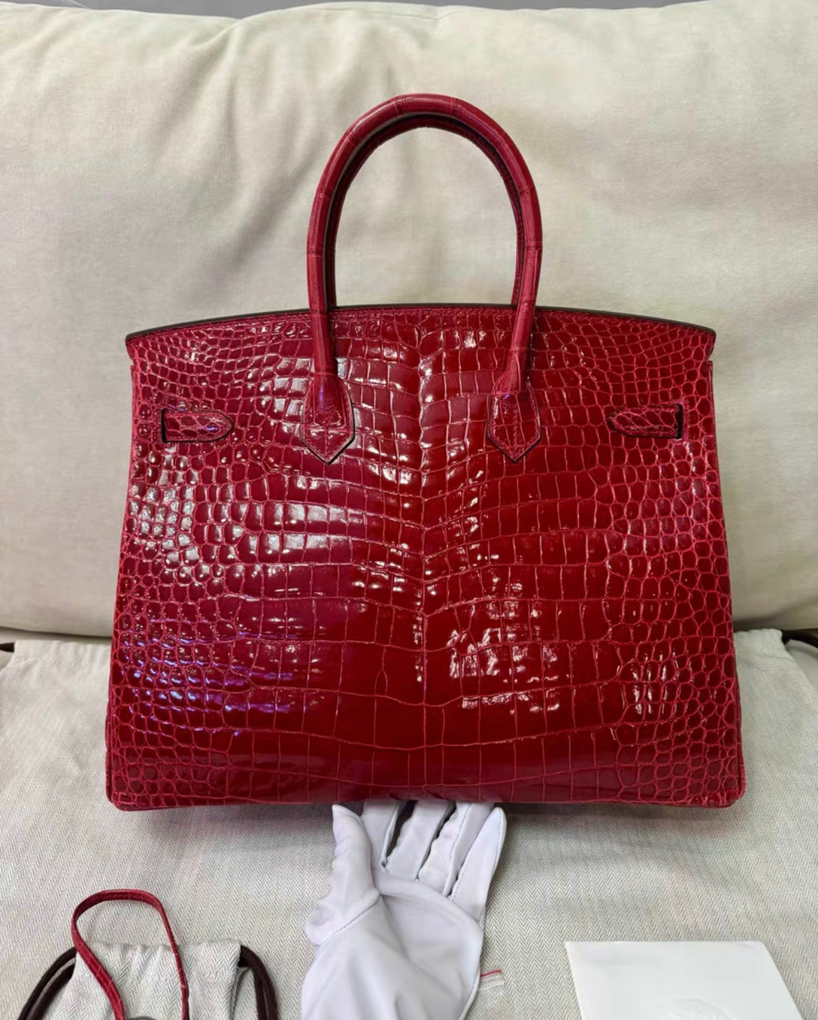 Hermes Birkin 35 Red Shiny Crocodile leather Gold Hardware Handbag