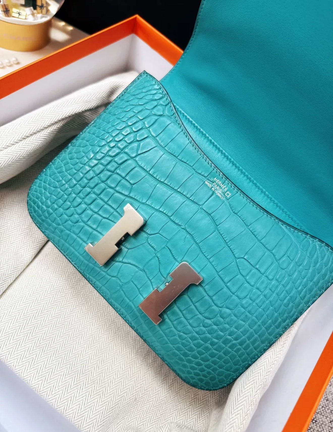 Hermès Constance 19 Bleu Paon Matte Alligator Leather Palladium Hardware