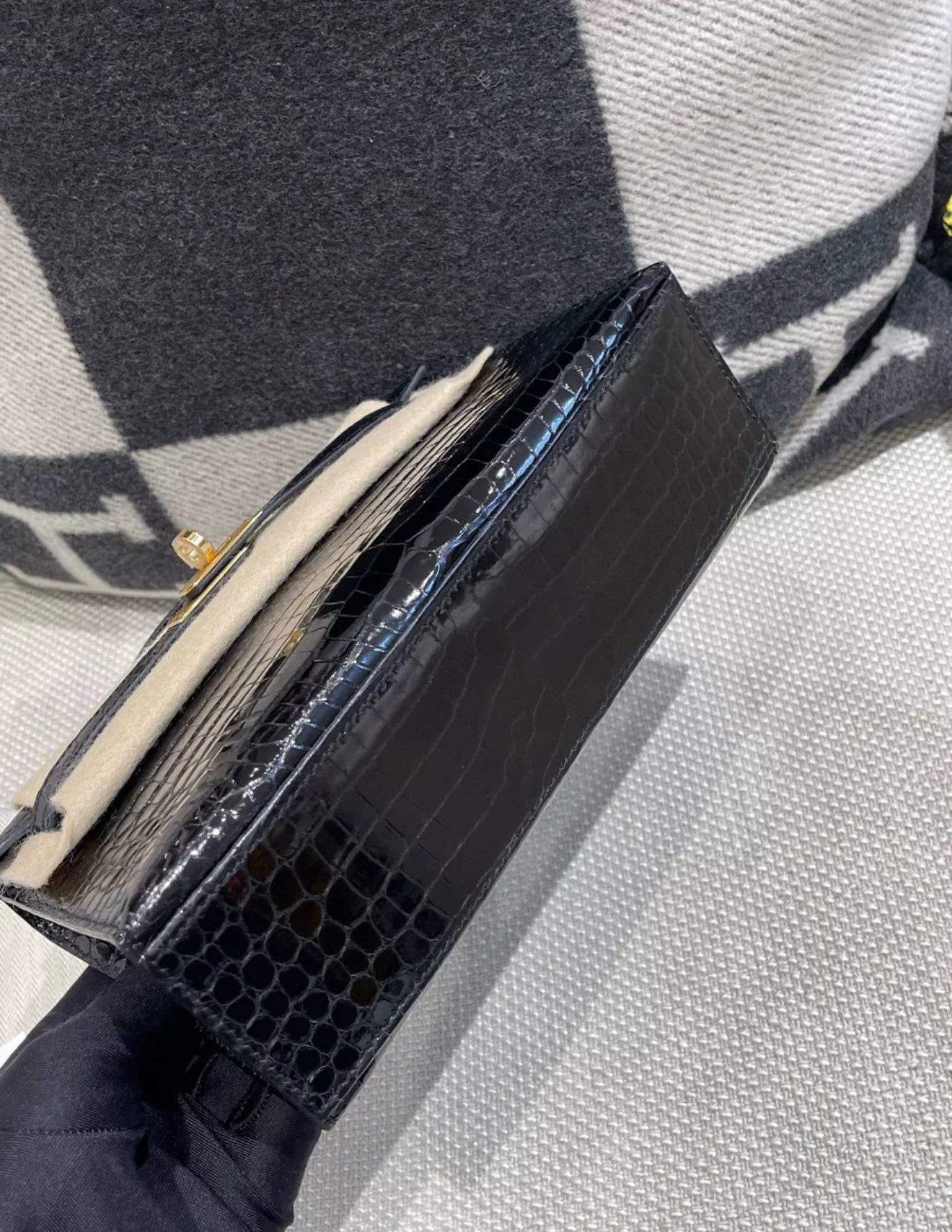 Hermes Kelly Pochette Black Shiny Crocodile Gold Hardware