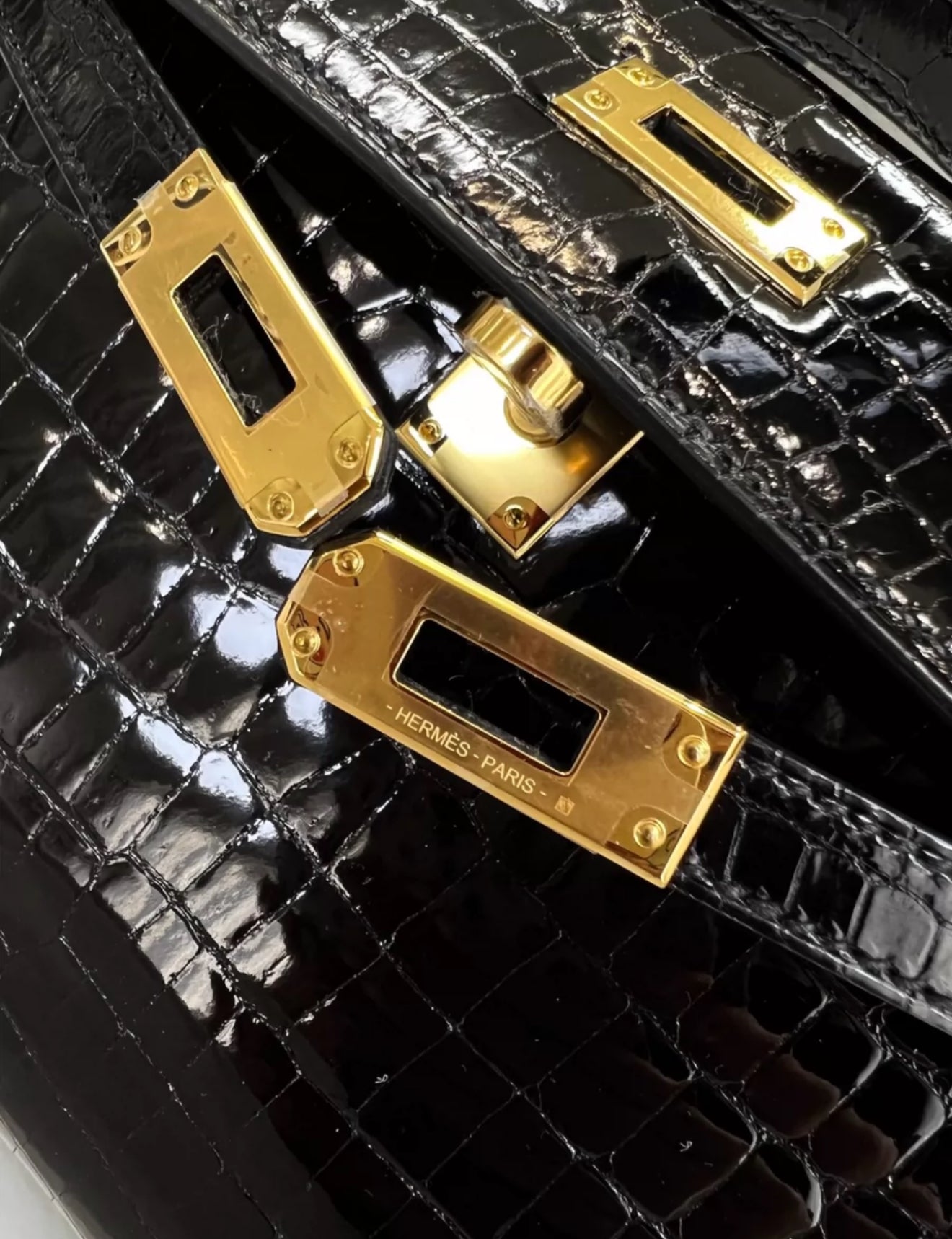 Hermes Kelly Pochette Noir Black Shiny Crocodile Gold Hardware