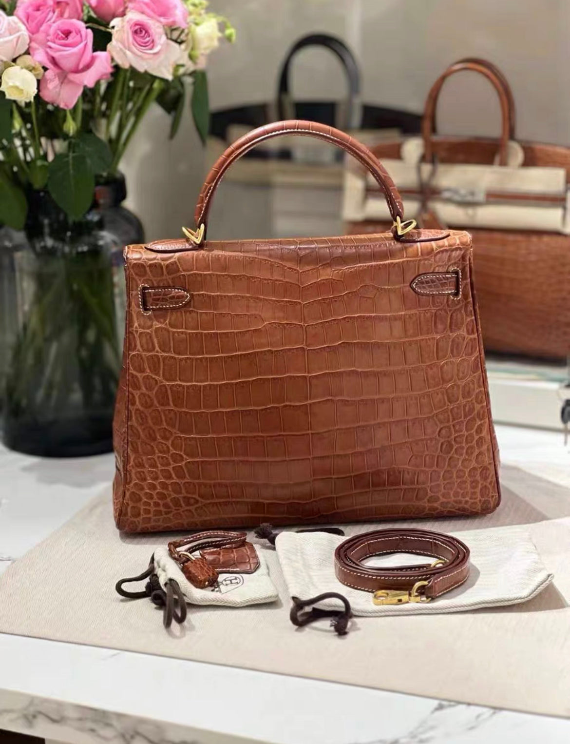 Rare Hermès Kelly 32 Gold Barenia Porosus Crocodile With Gold Hardware