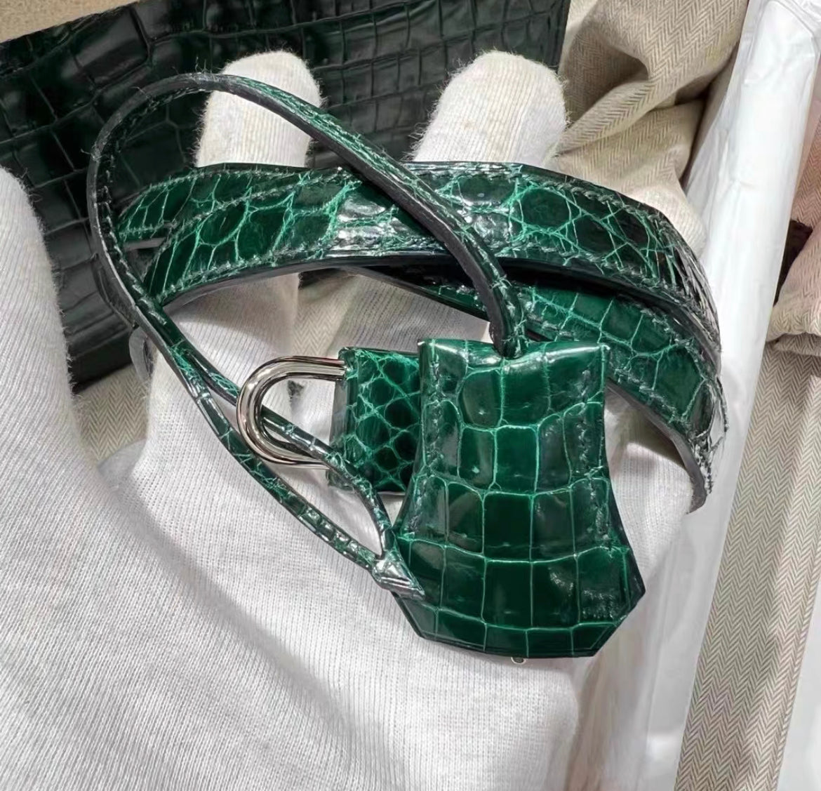 HERMÈS KELLY 28 SELLIER EMERALD SHINY CROCODILE PALLADIUM HARDWARE