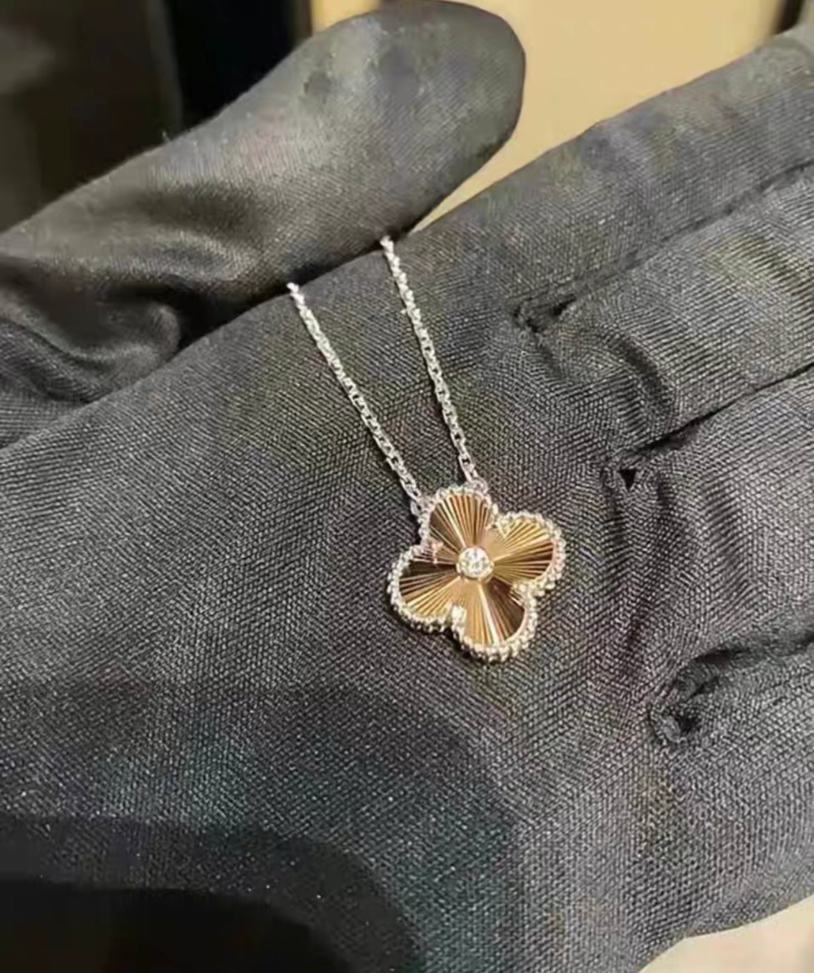 Van Cleef  Arpels Holiday Pendant 2024