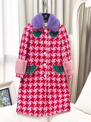 Gucci coat in pink houndstooth fabric with purple fur collar