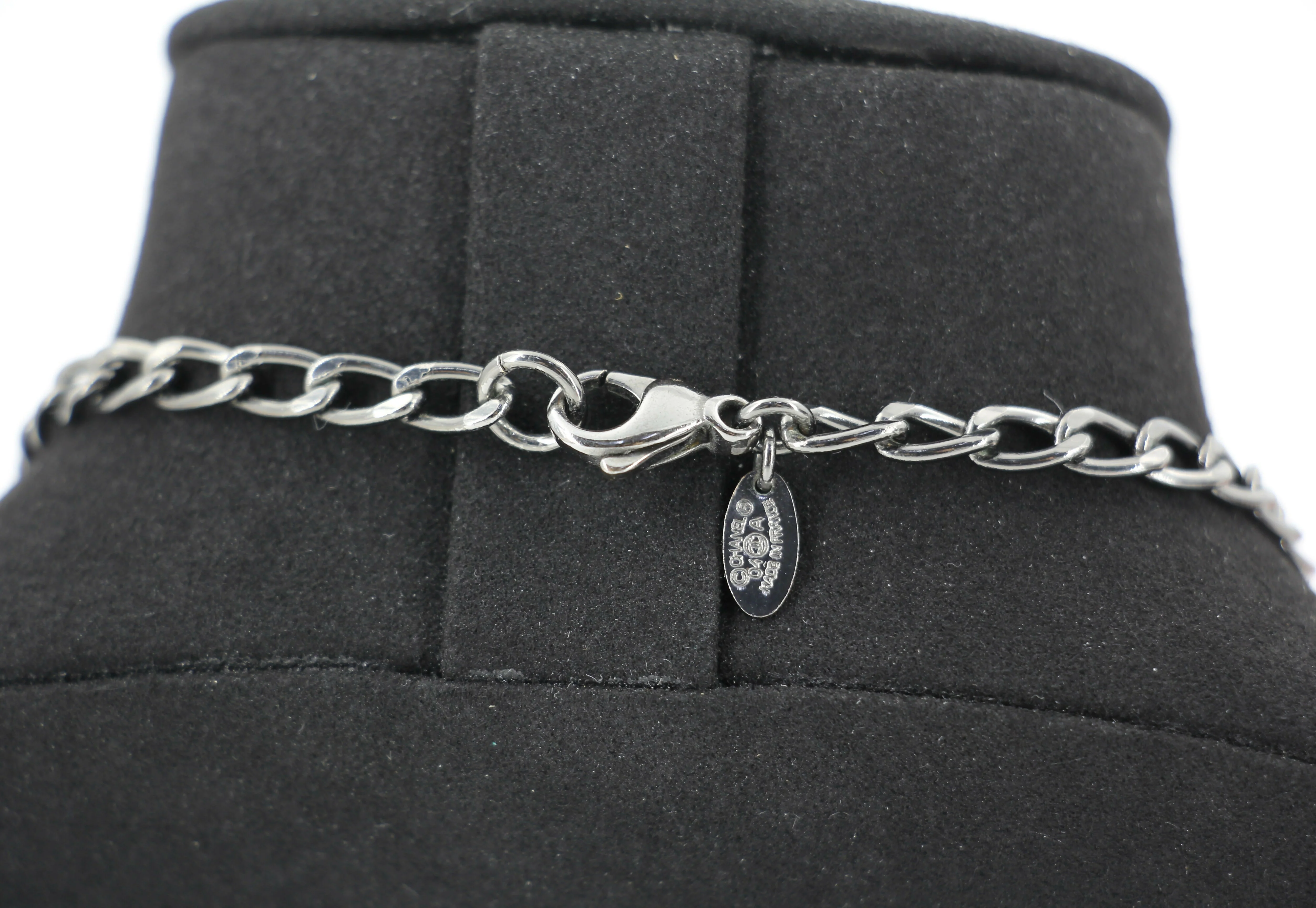 Chanel Vintage 04A Resin Fluorescent Green CC Grey Chain Necklace