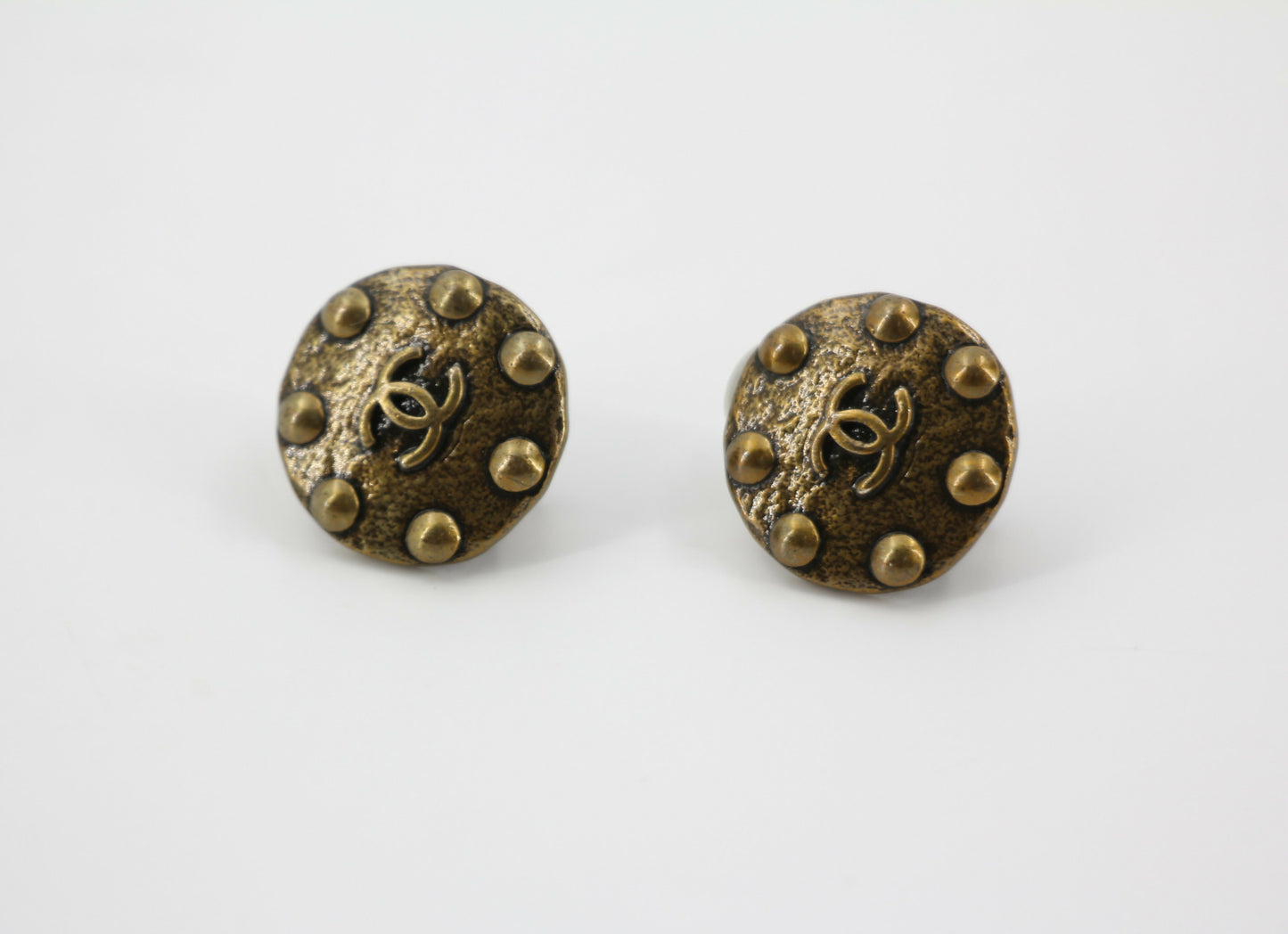 Chanel Vintage 97A Metal Bronze Round Clip-on Earrings