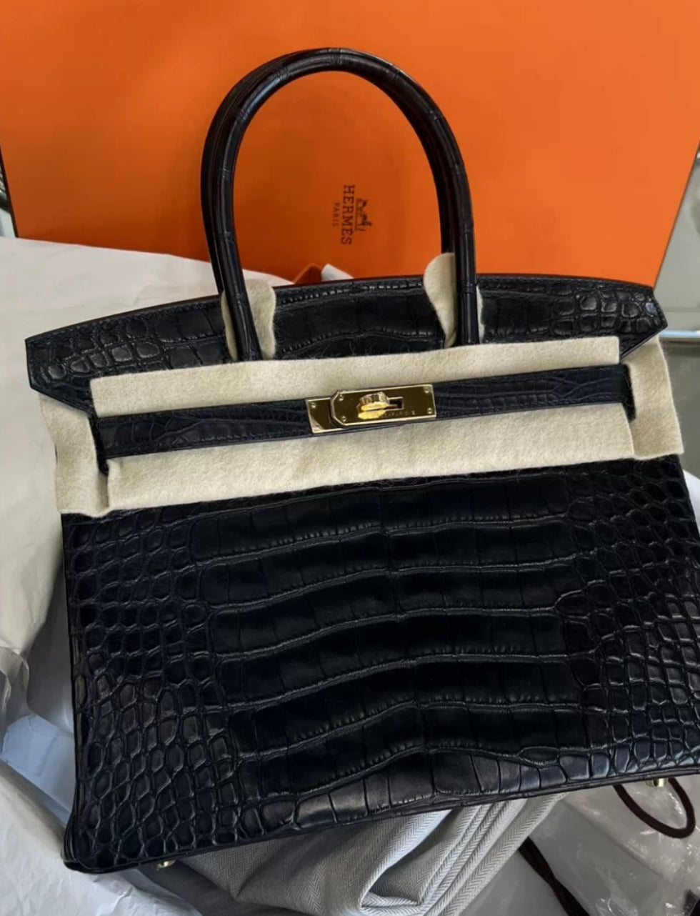 Hermès Birkin 30 Black Matte Alligator Gold Hardware