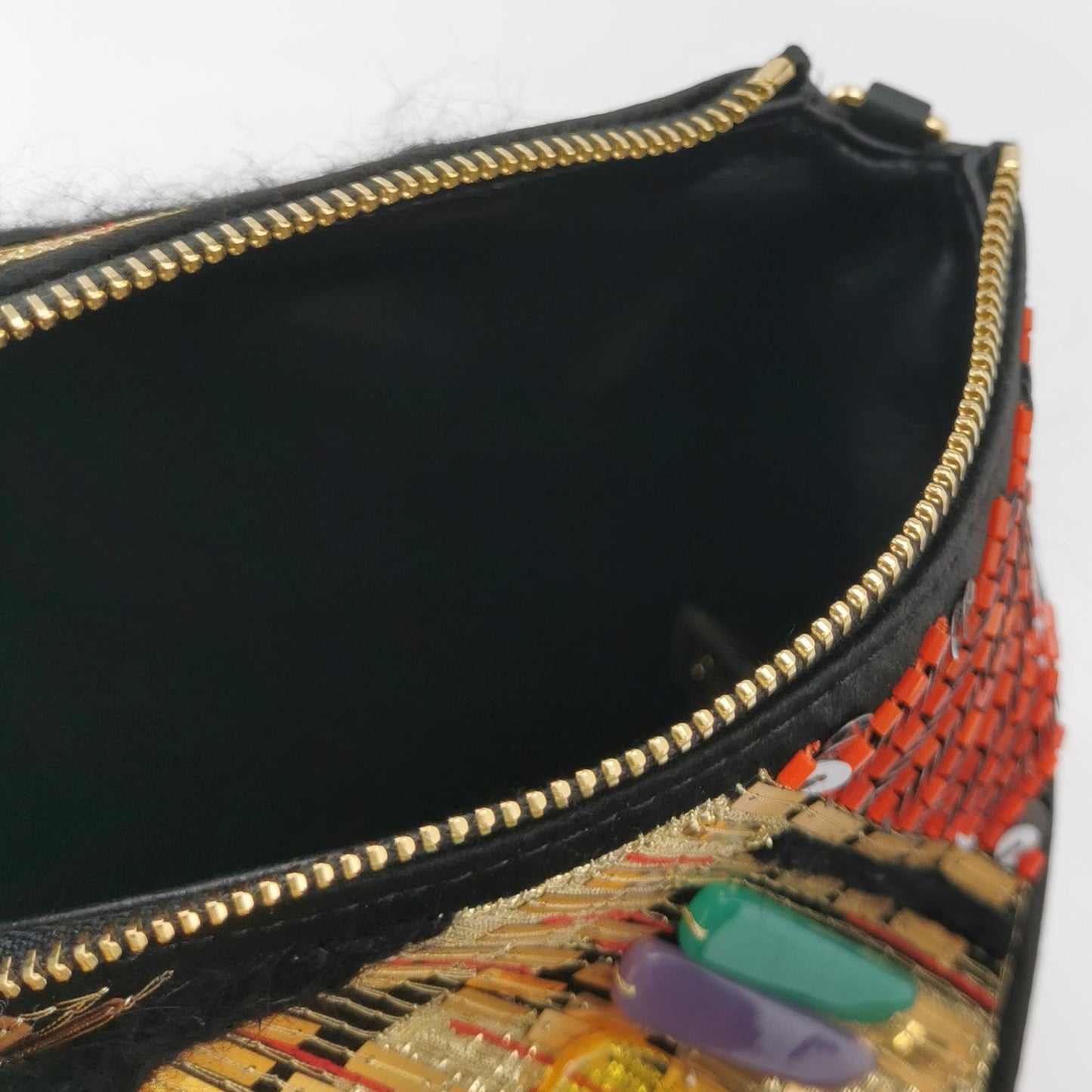 RARE CHANEL 2019 MÉTIERS DART PARIS-EGYPT RUNWAY PYRAMID EVENING BAG