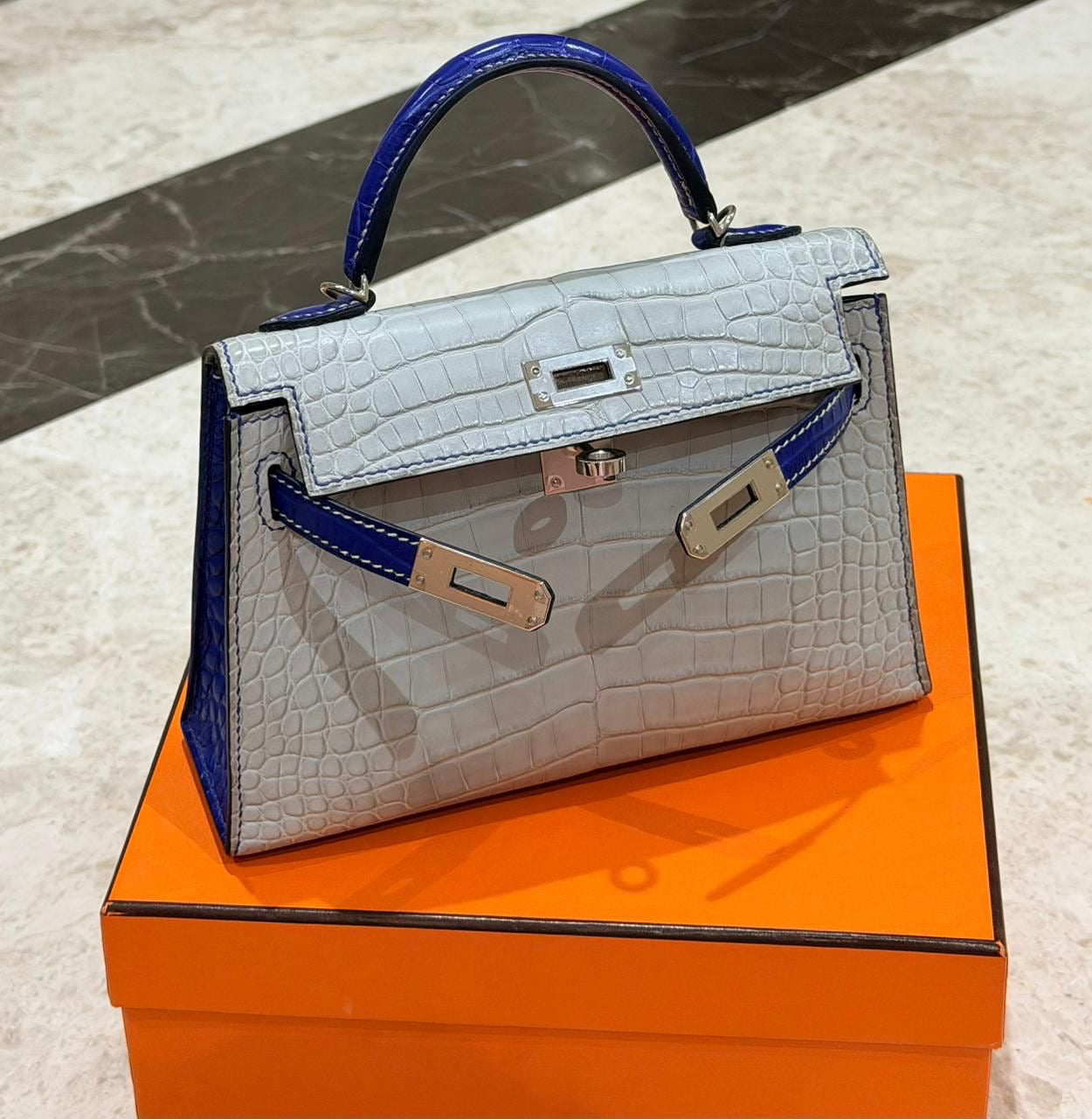 Hermès Mini Kelly 20 HSS Gris Perle / Bleu Electrique Matte Alligator Palladium hardware