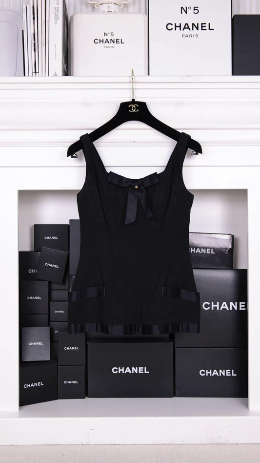 Vintage Chanel 1993 Black Satin Bow Fitted corset Top