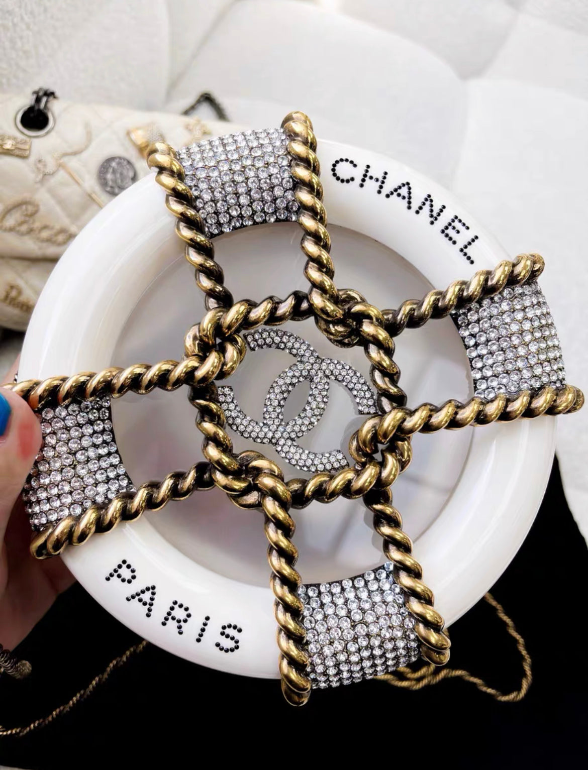 CHANEL MINAUDIÈRE LIMITED EDITION WHITE, GOLD  CLEAR RESCUE WHEEL GOLD-TONE HARDWARE
