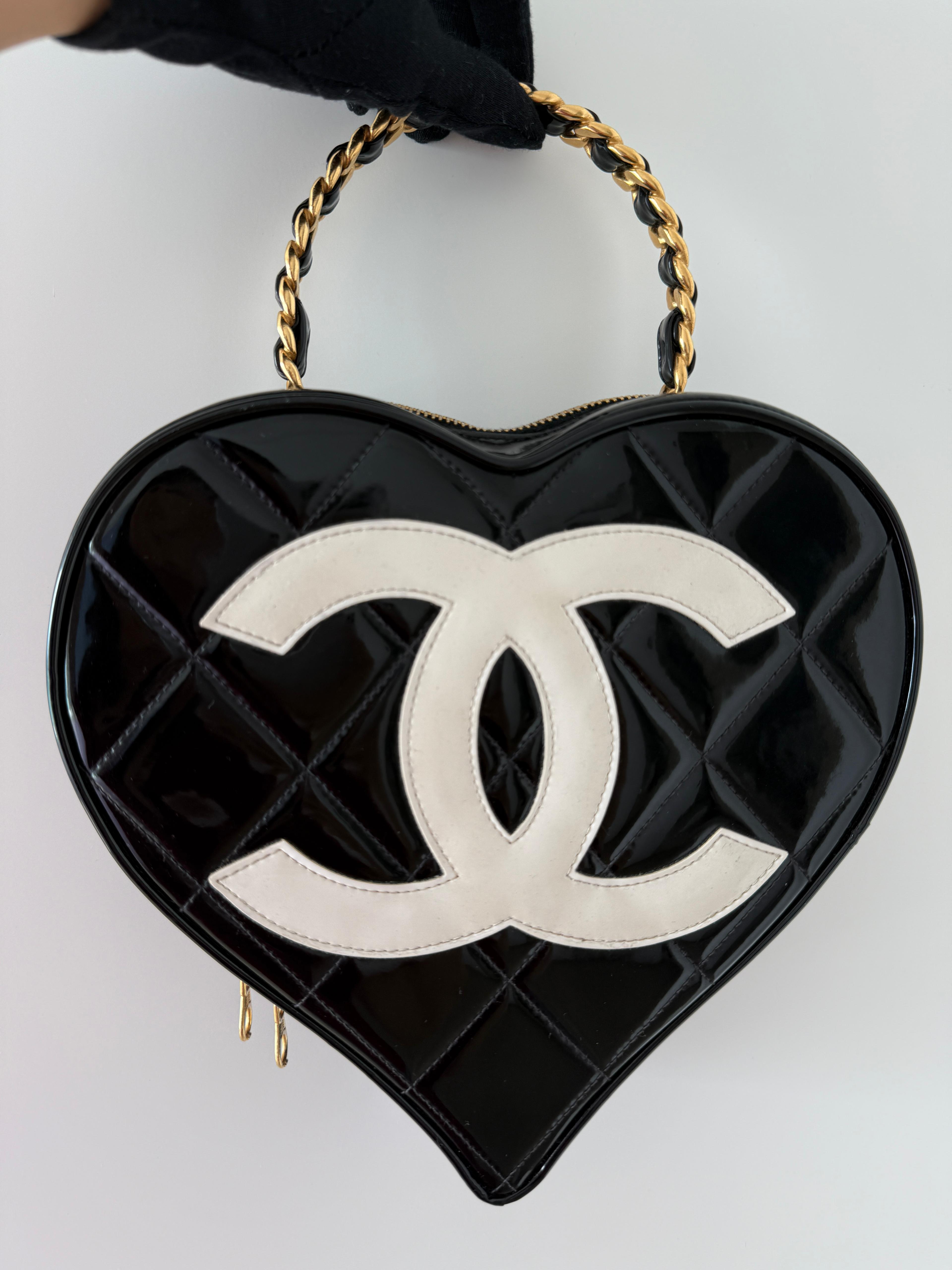 CHANEL Chanel Vintage 95 Barbie Cc Heart Vanity Bag - Onesize handbag - Vintage fashion from Top Quality Luxury Designers Bag