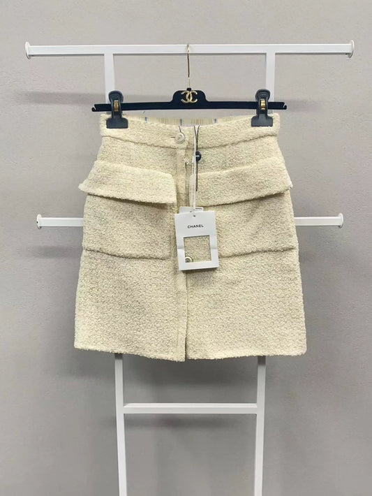 Chanes 20S ecru tweed skirt