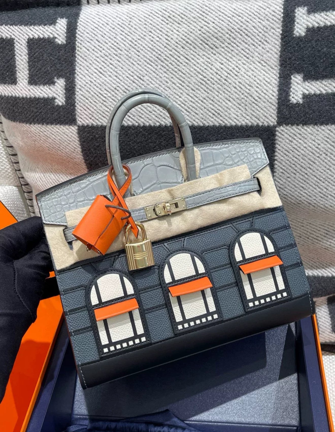 Hermès "Rainy Days" Sac Faubourg Birkin 20 Gris Misty Matte Alligator Permabrass Hardware
