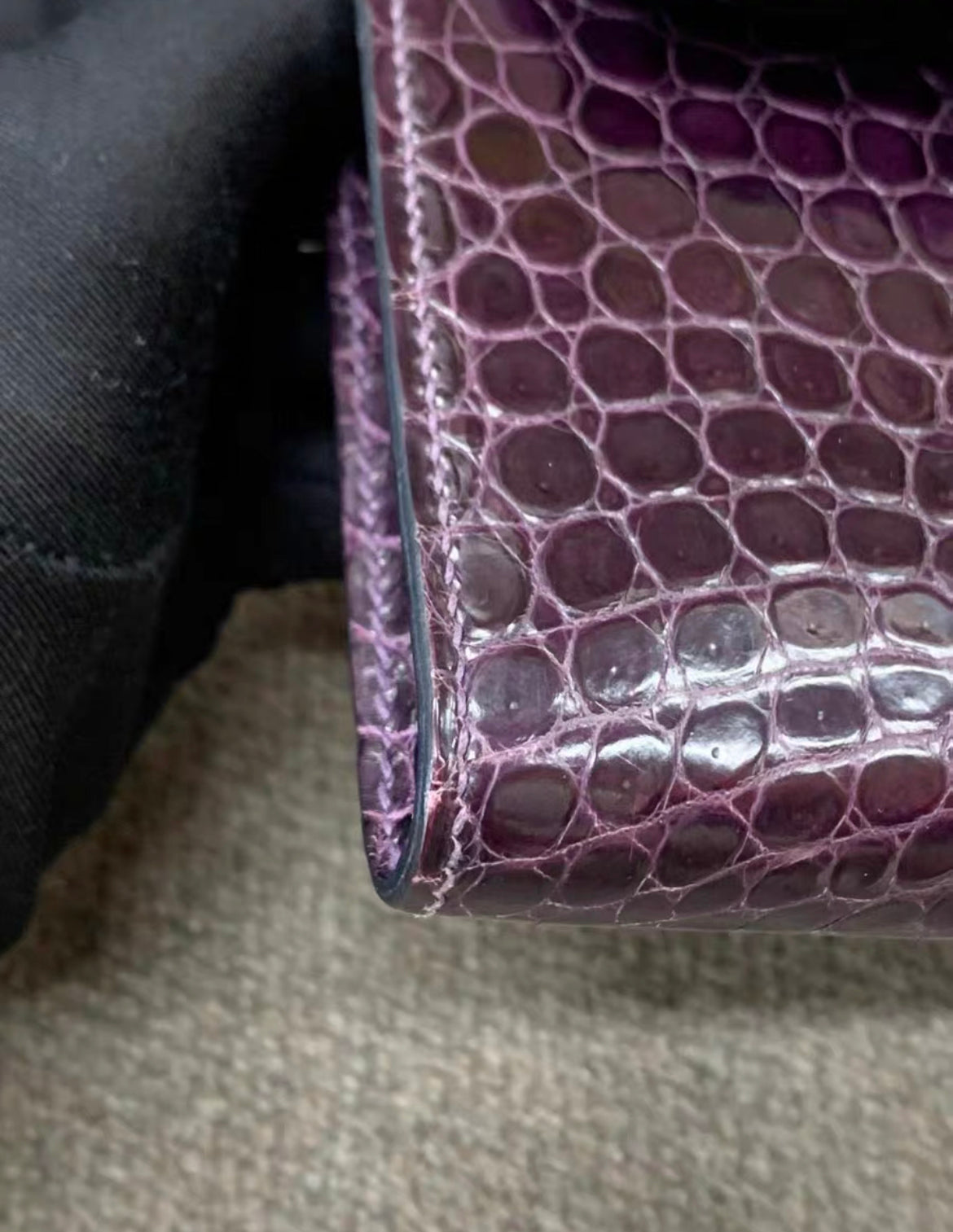 Hermès Kelly Cut Amethysts shiny Crocodile with gold hardware Clutch