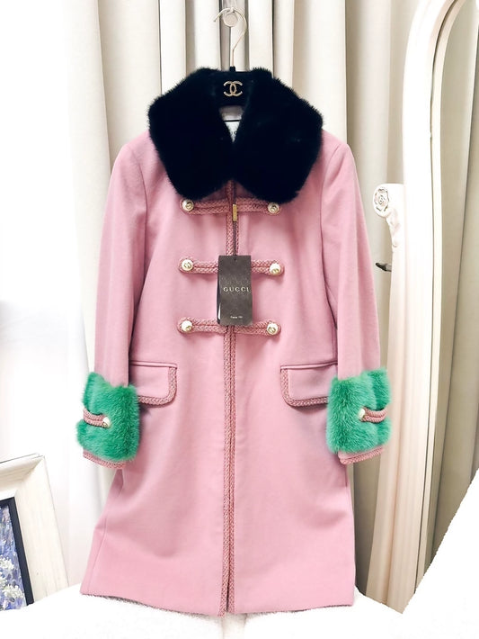 Gucci Pink wool coat with mink collar