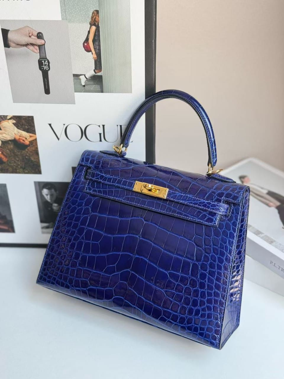 Hermès Kelly 25 Bleu Electrique Shiny Alligator Gold hardware
