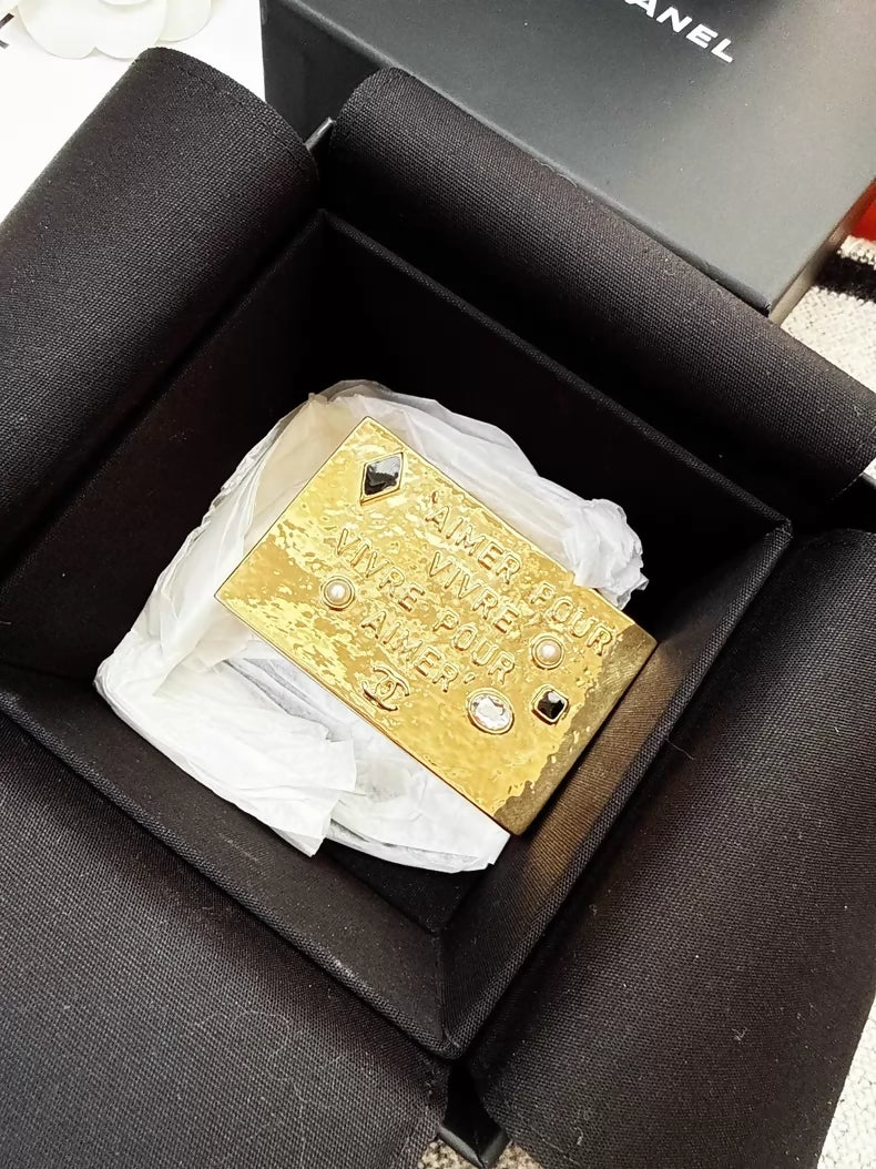 Chanel 25 Christmas Limited Edition Gold Jewelry Box (VIC Privilege Edition),