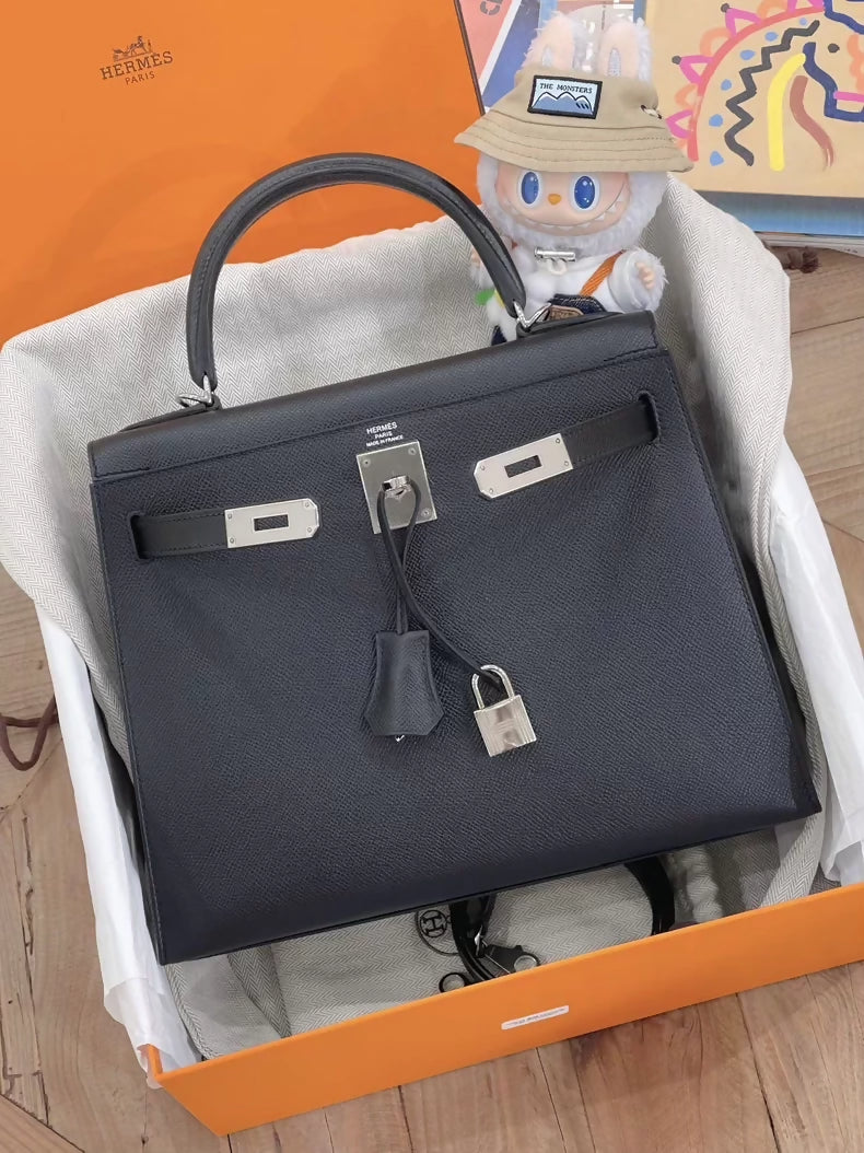 Hermès Kelly 28 in black Epsom leather palladium hardware