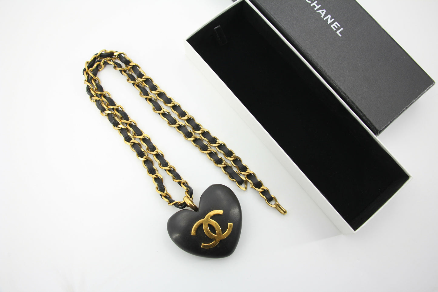 Chanel Vintage 91 Wooden Heart CC  Leather Chain Necklace