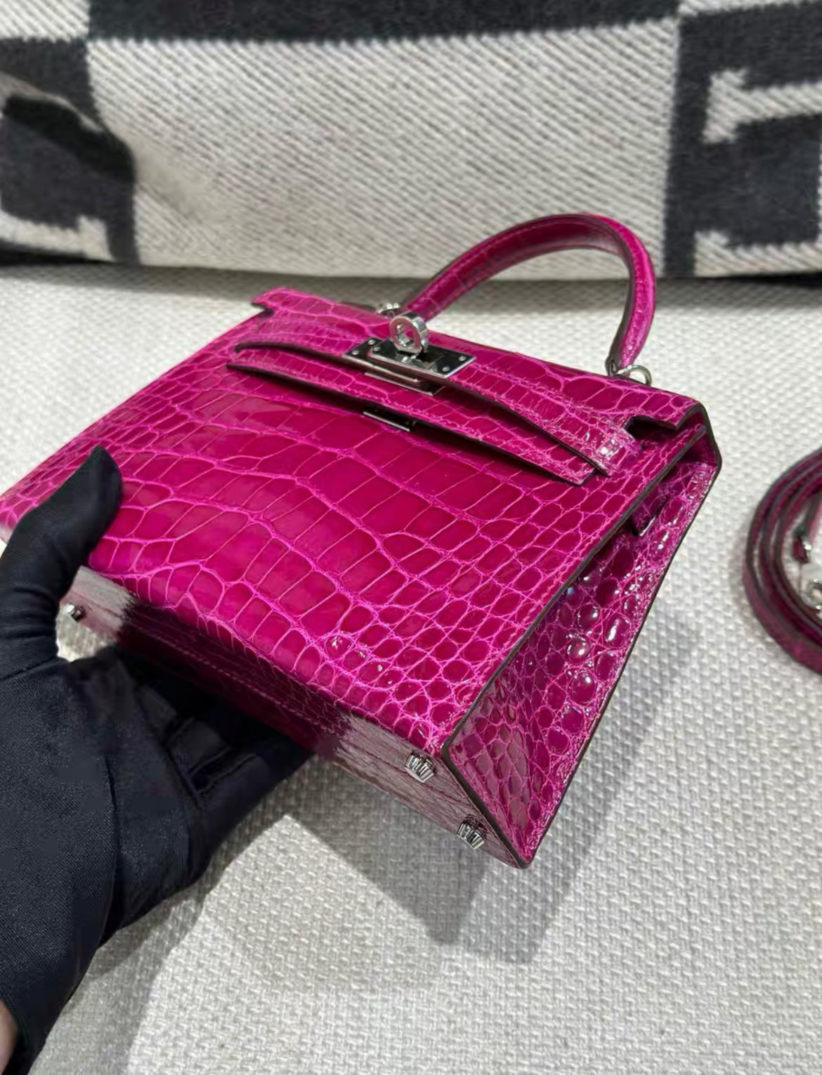 Hermes Mini Kelly 20 Rose Scheherazade Alligator Palladium Hardware