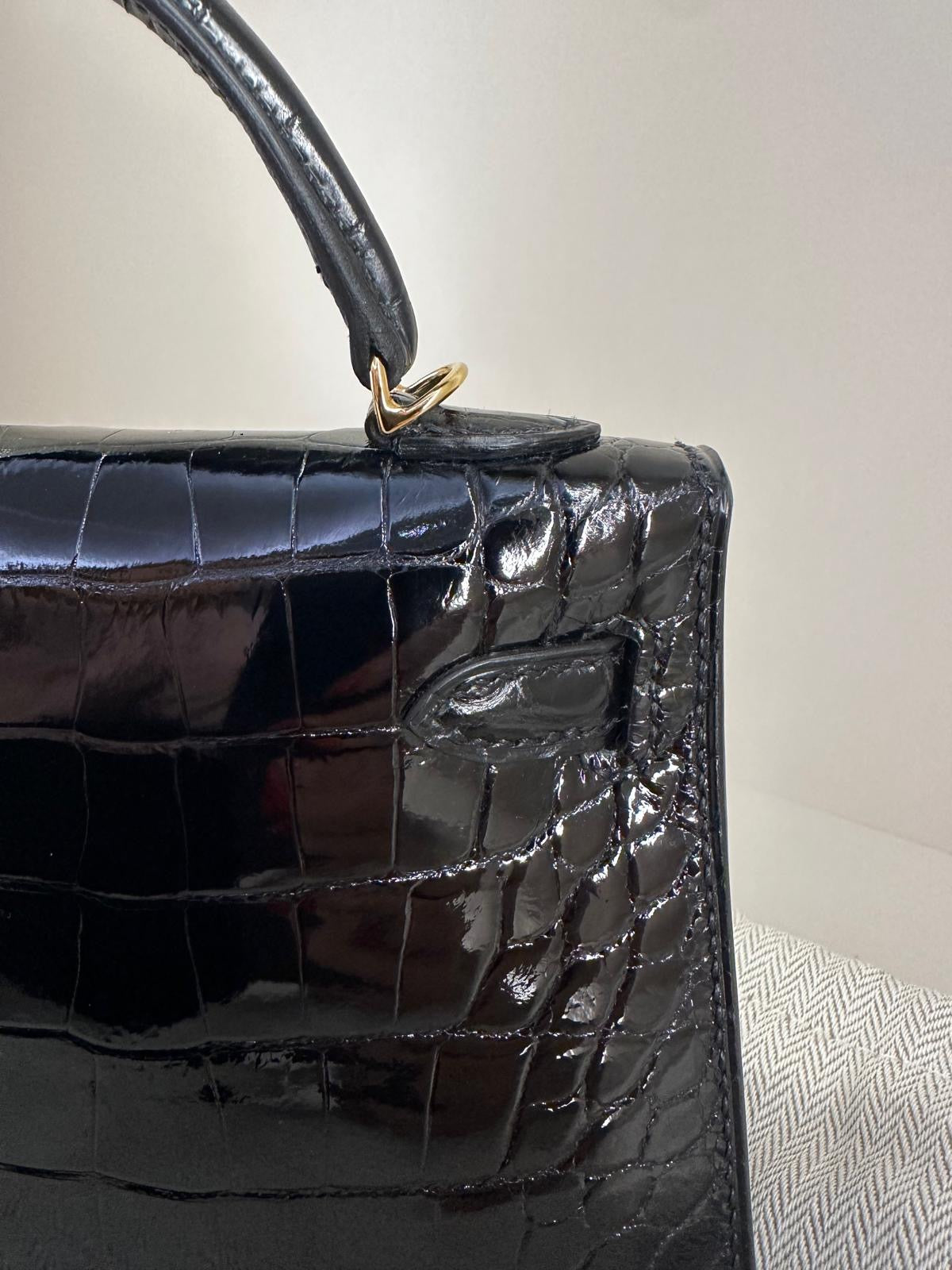 Hermès Mini Kelly Black Shiny Alligator Gold Hardware