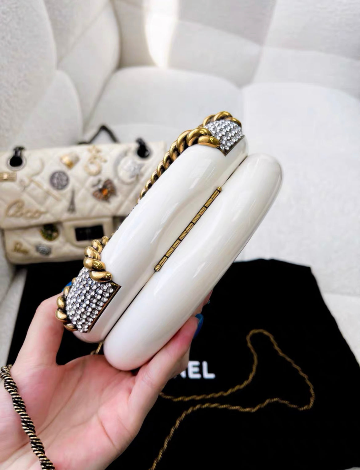 CHANEL MINAUDIÈRE LIMITED EDITION WHITE, GOLD  CLEAR RESCUE WHEEL GOLD-TONE HARDWARE
