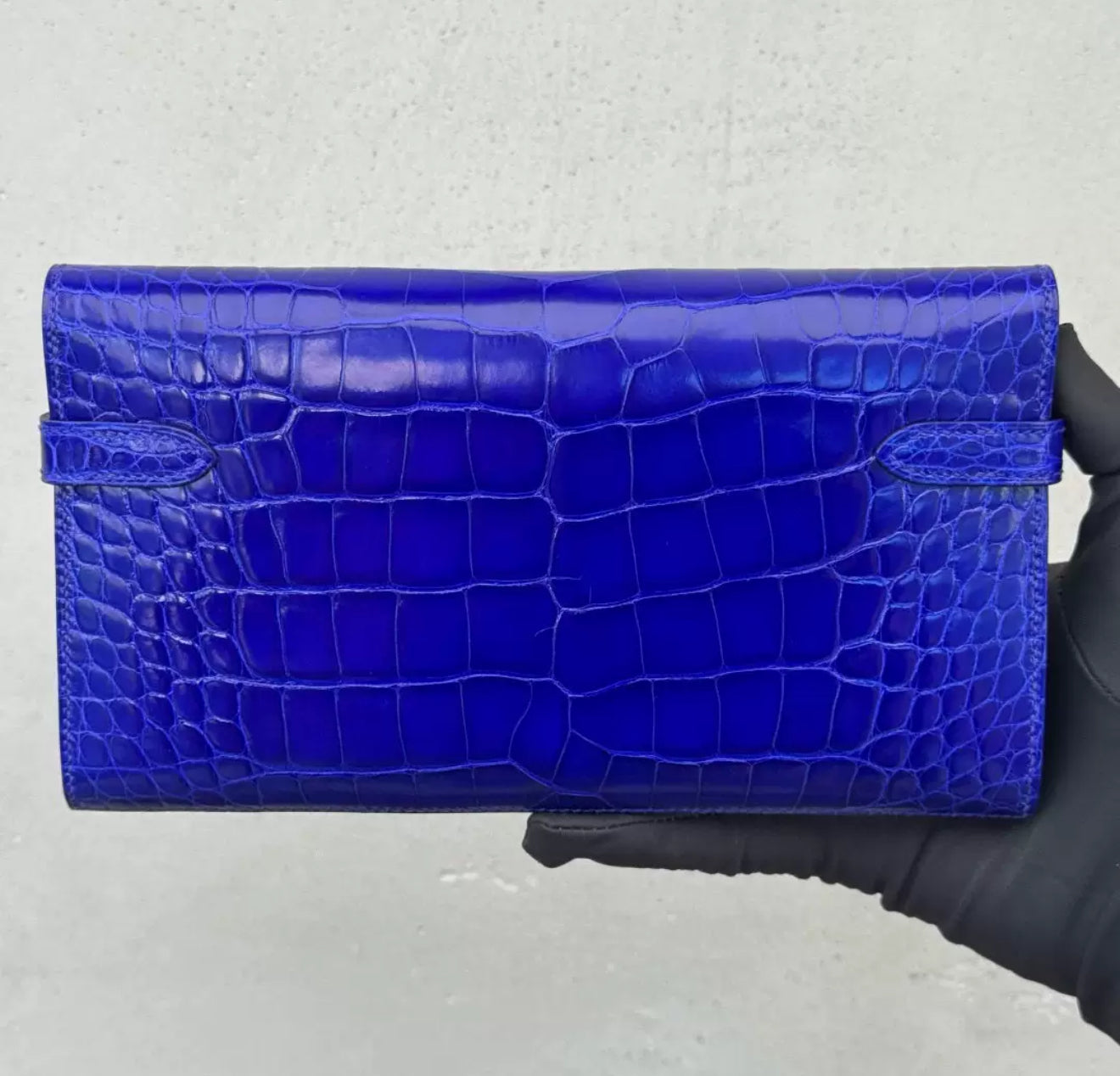 Hermès Kelly long electric blue shiny Alligator leather gold hardware