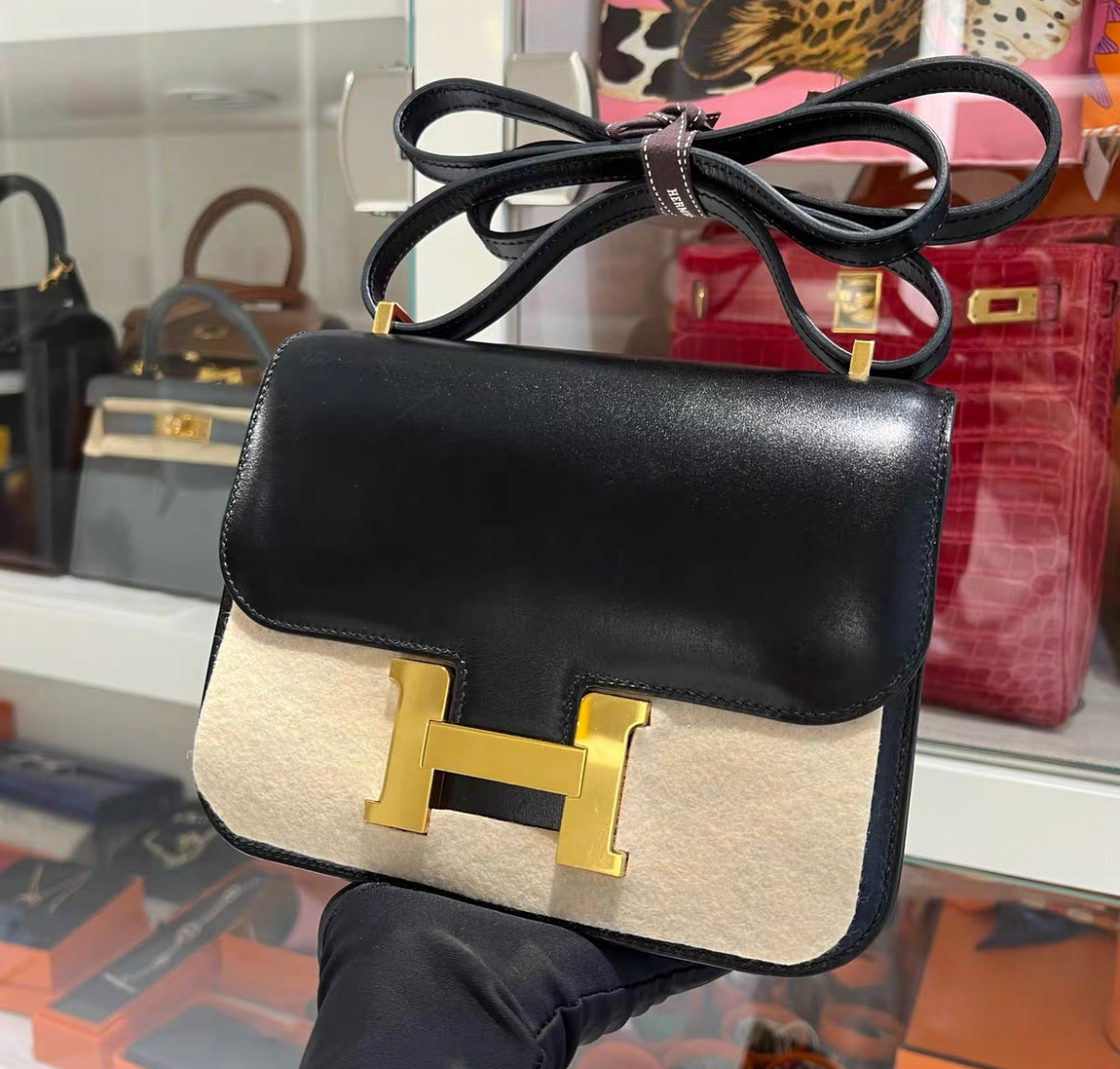 Hermes Constance 19 Black Box calf leather Gold hardware