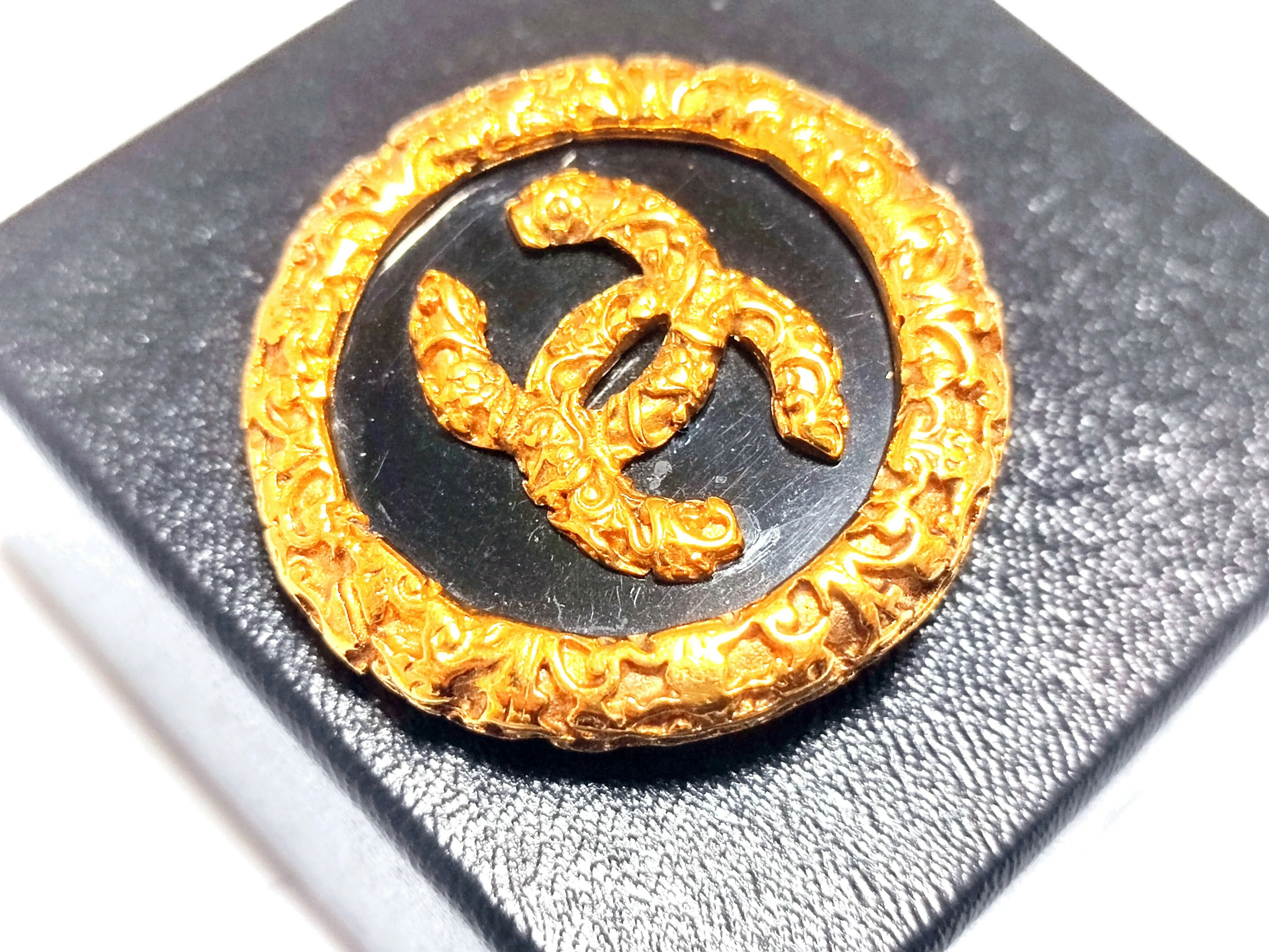 Chanel Vintage 93A Lava Gold Black Coco Mark Round Brooch