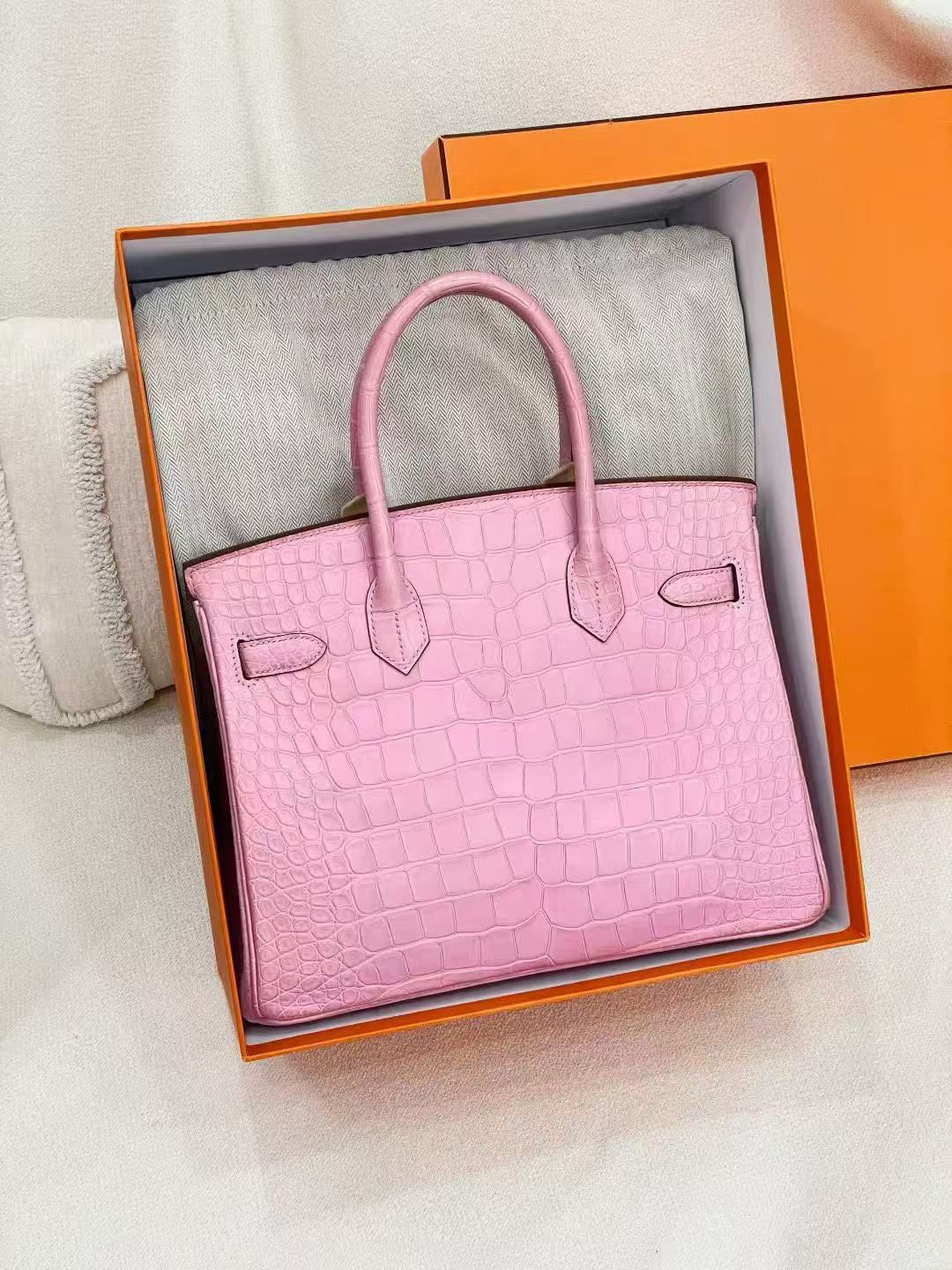 Hermès Birkin 30 5P Pink Bubblegum Matte Alligator Leather Gold Hardware