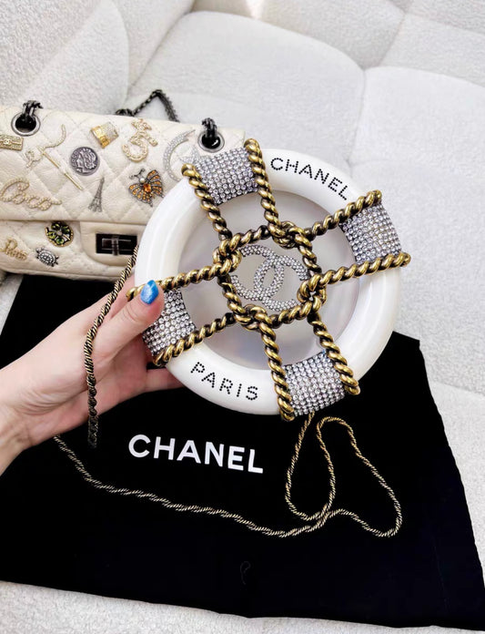 CHANEL MINAUDIÈRE LIMITED EDITION WHITE, GOLD  CLEAR RESCUE WHEEL GOLD-TONE HARDWARE