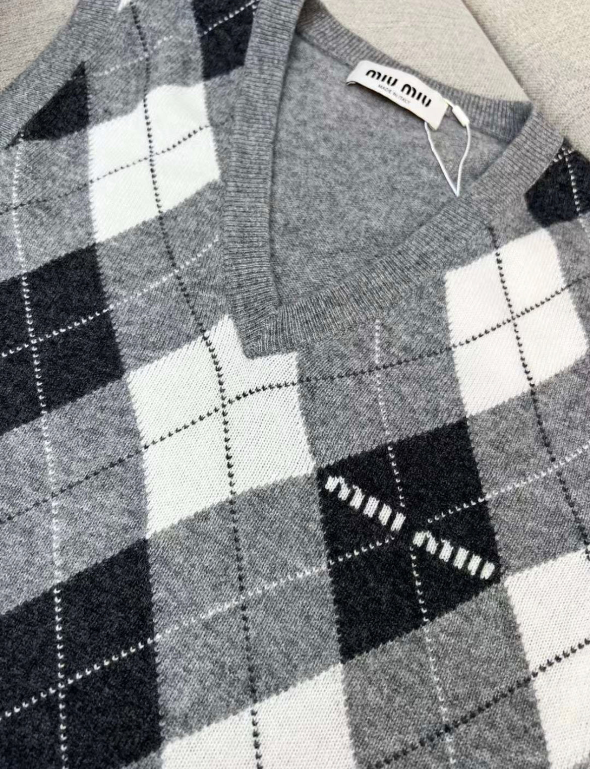 Miu Miu Cashmere Vest Marble Grey brand new size 40