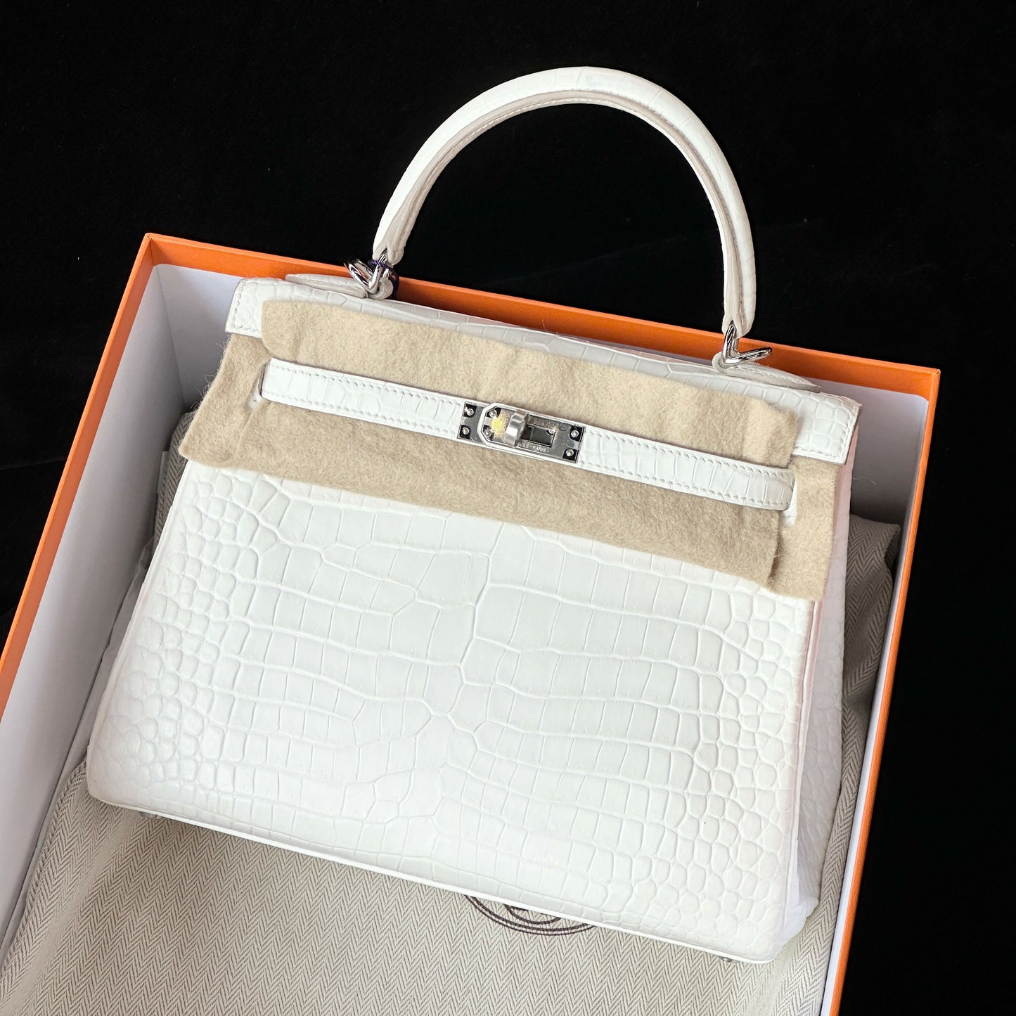 Hermès Kelly Sellier 25 Q3 Crème Porosus Crocodile Matte with Palladium Hardware K Stamp