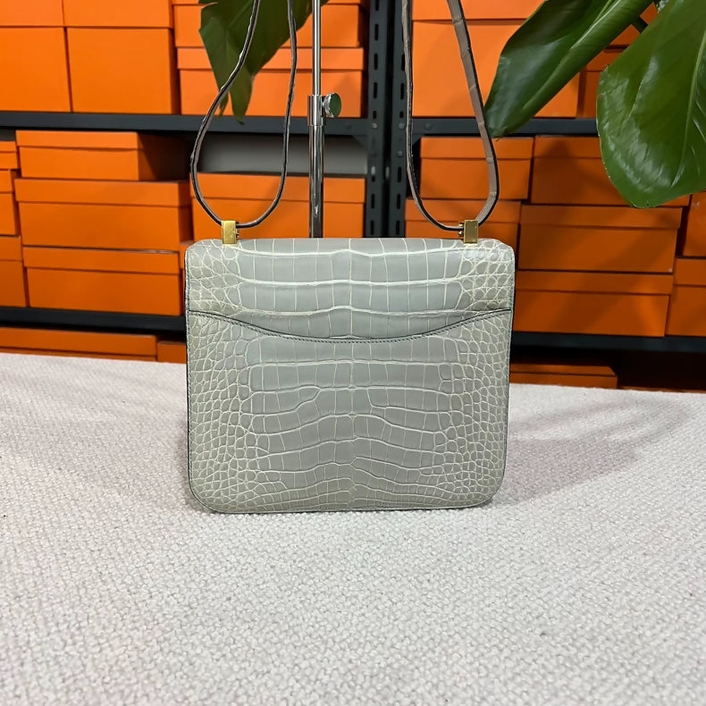 Hermès Constance 24 matte Alligator leather gold hardware