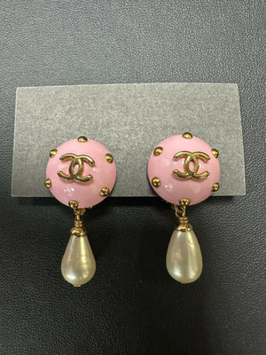 Chanel Vintage 96C Imitation Pearl  Resin Light Pink Bean Clip-on Earrings