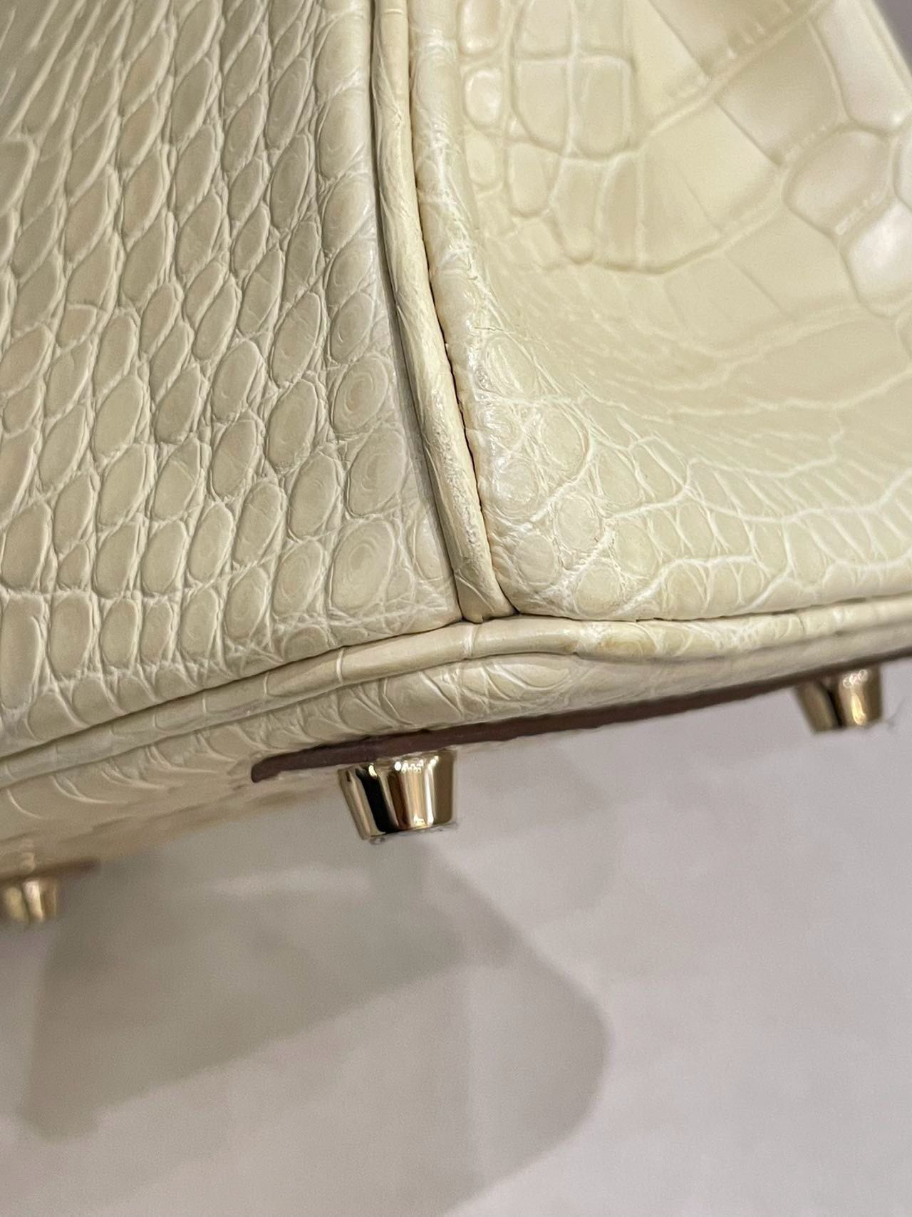 Hermes Birkin 25 Y1 Vanille Matte Crocodile Leather Gold Hardware