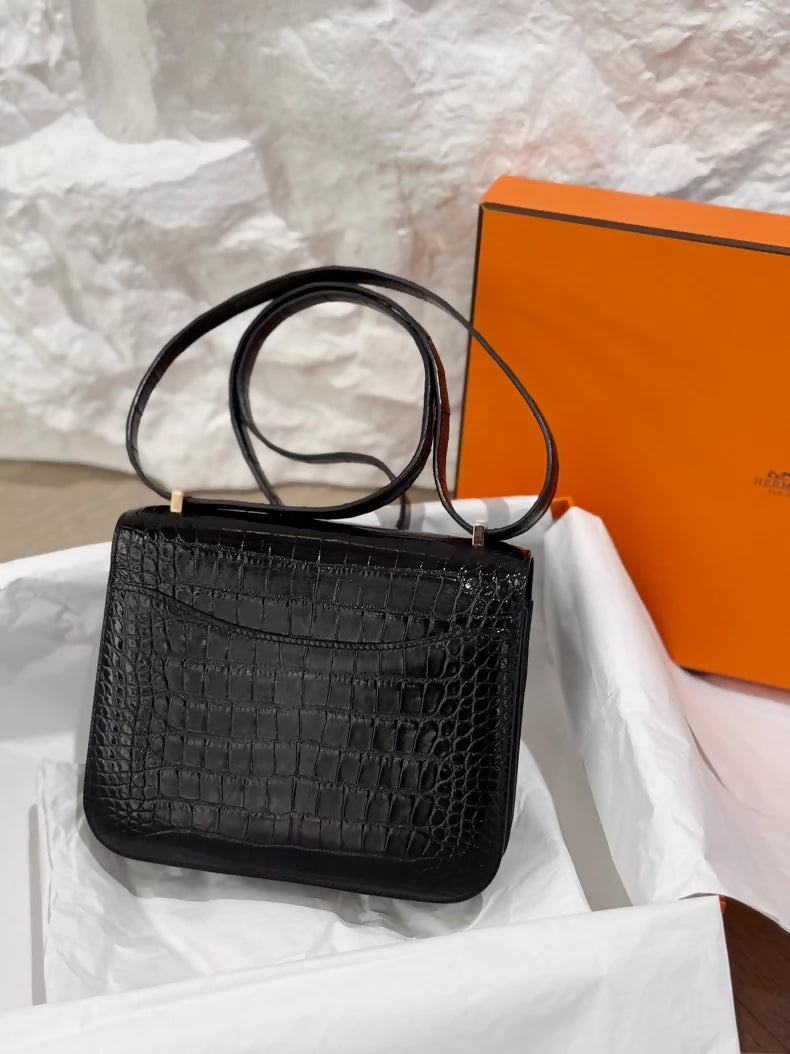 Hermes Constance 19 Black shiny crocodile leather Gold Hardware