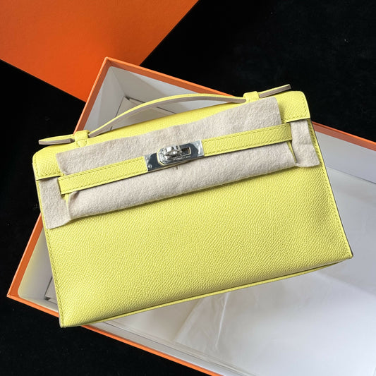 Hermès Kelly pochette (20) Lime Epsom with Palladium Hardware