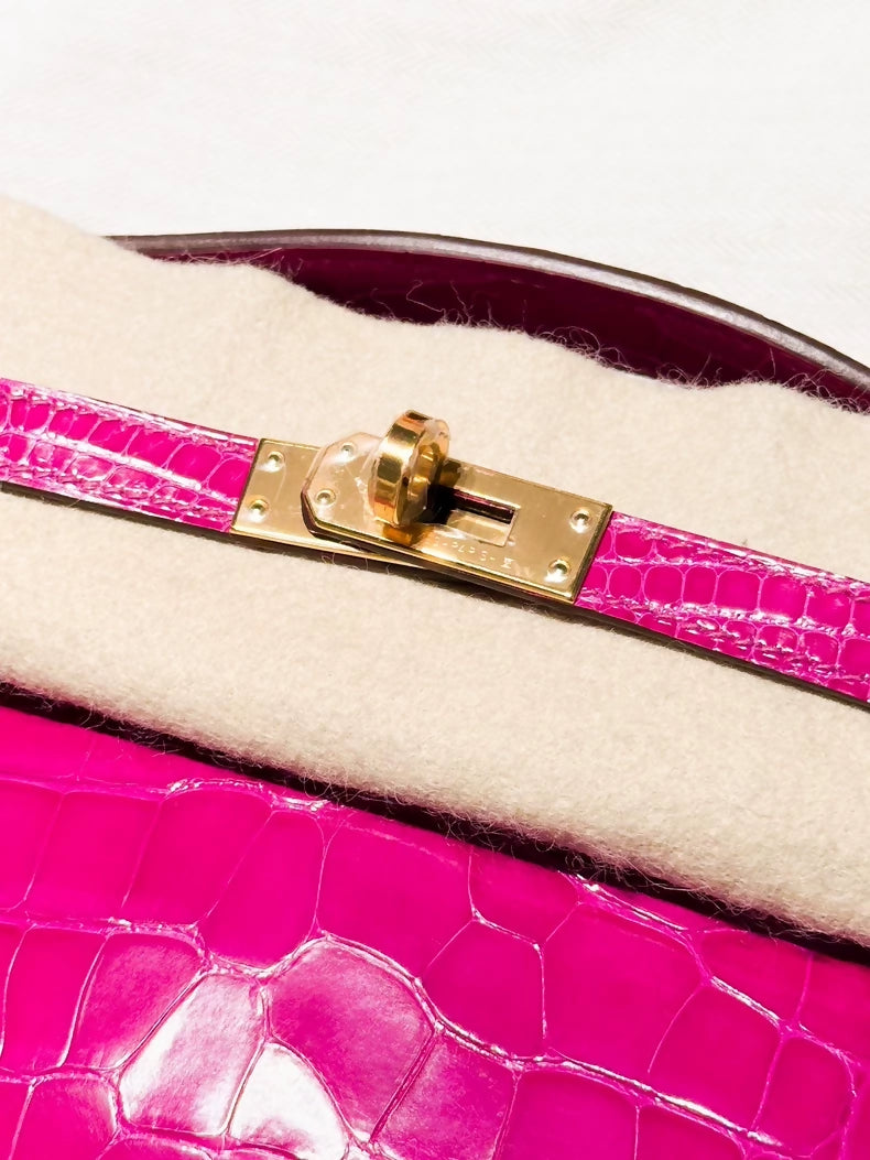 Hermes kelly pochette J5 Rose Scheherezade shiny crocodile leather gold hardware