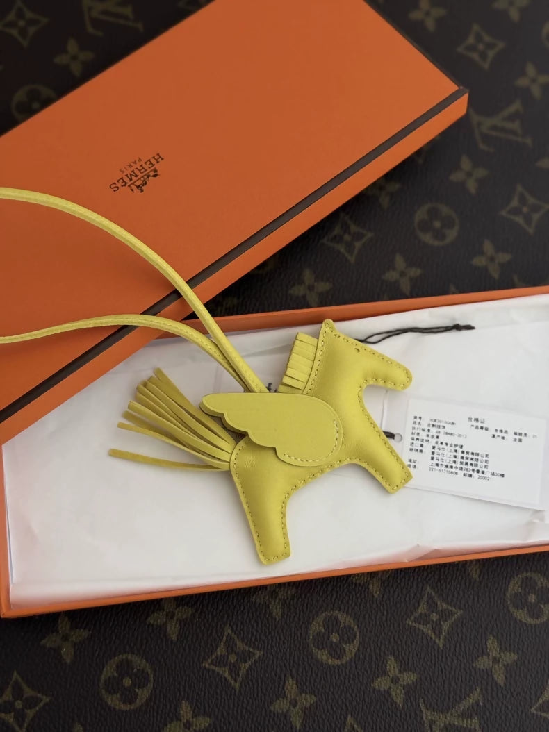 Hermes Rodeo charm Pegasus PM Lime Agneau/Swift leather