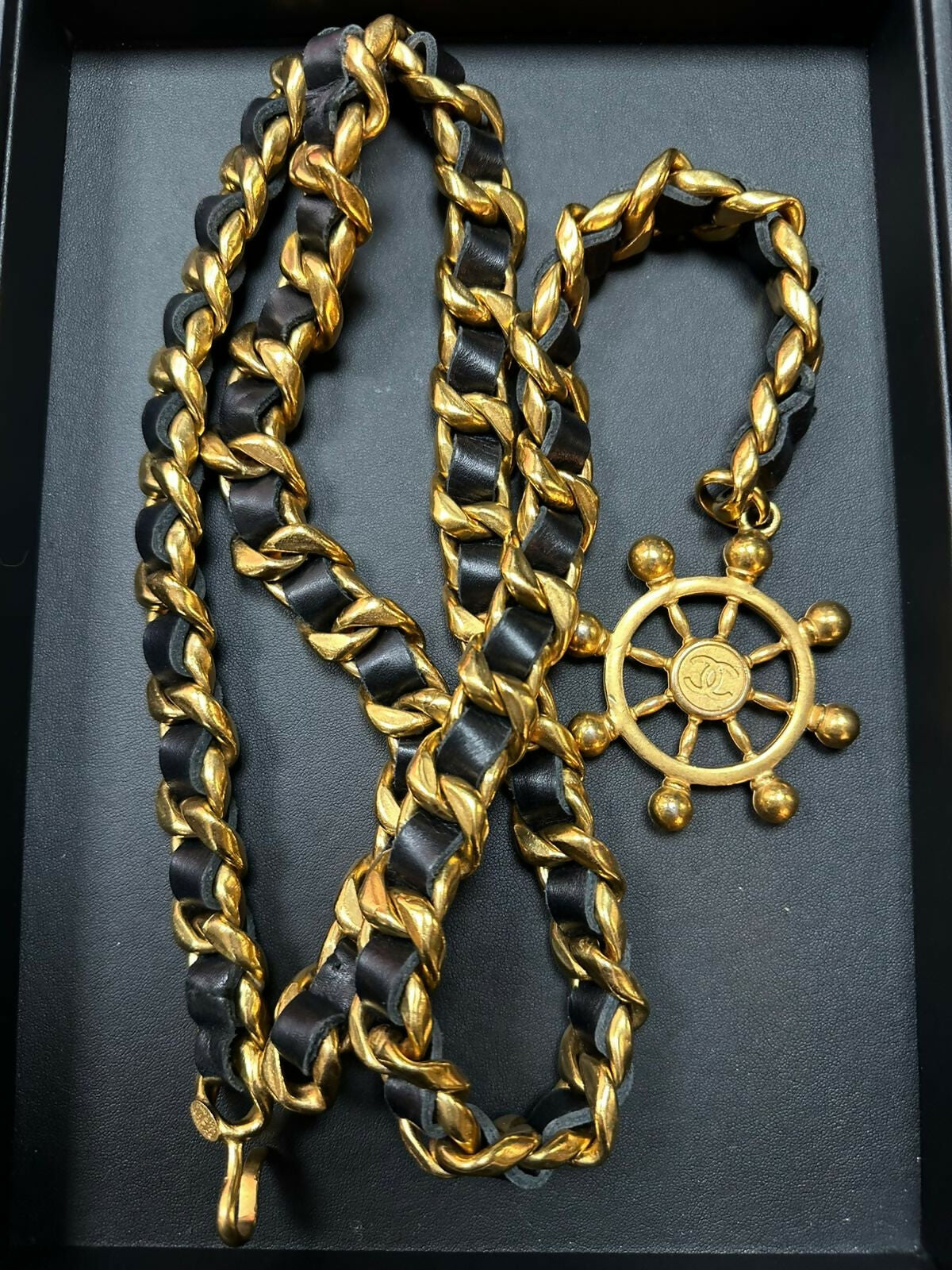 Chanel Vintage 94 Leather  Gold-plated Navy Chain Thick Waist Chain L94
