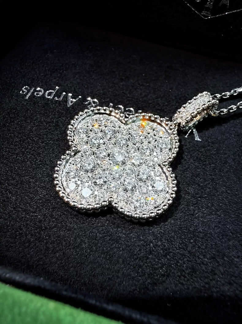 VCA Van Cleef  Arpels Magic Alhambra pendant 18K white gold, Diamond
