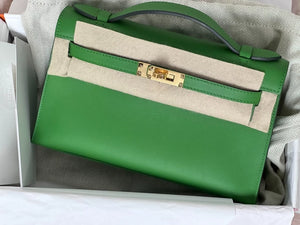 Hermes kelly pochette A8 Vert Yucca Swift leather gold hardware