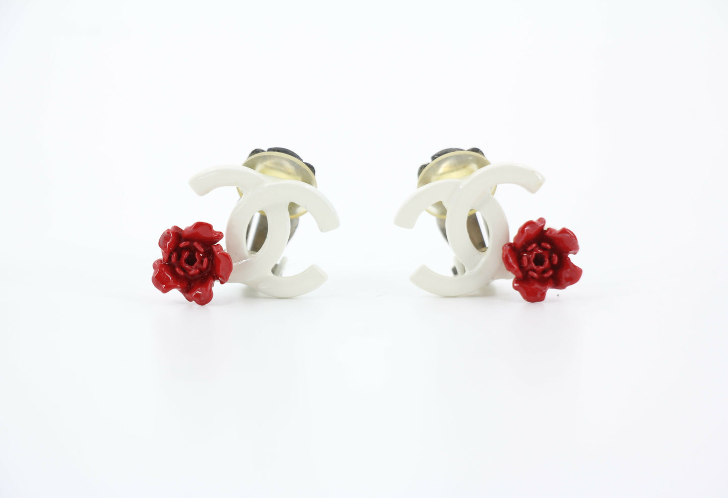 Chanel Vintage 04P Resin Red Flower Clip On Earrings