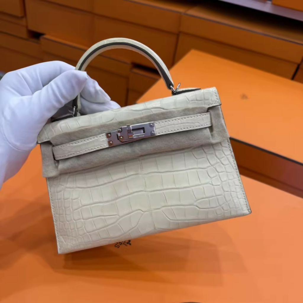 Hermès Mini Kelly II Vanilla Matte Crocodile with Gold Buckle (3)