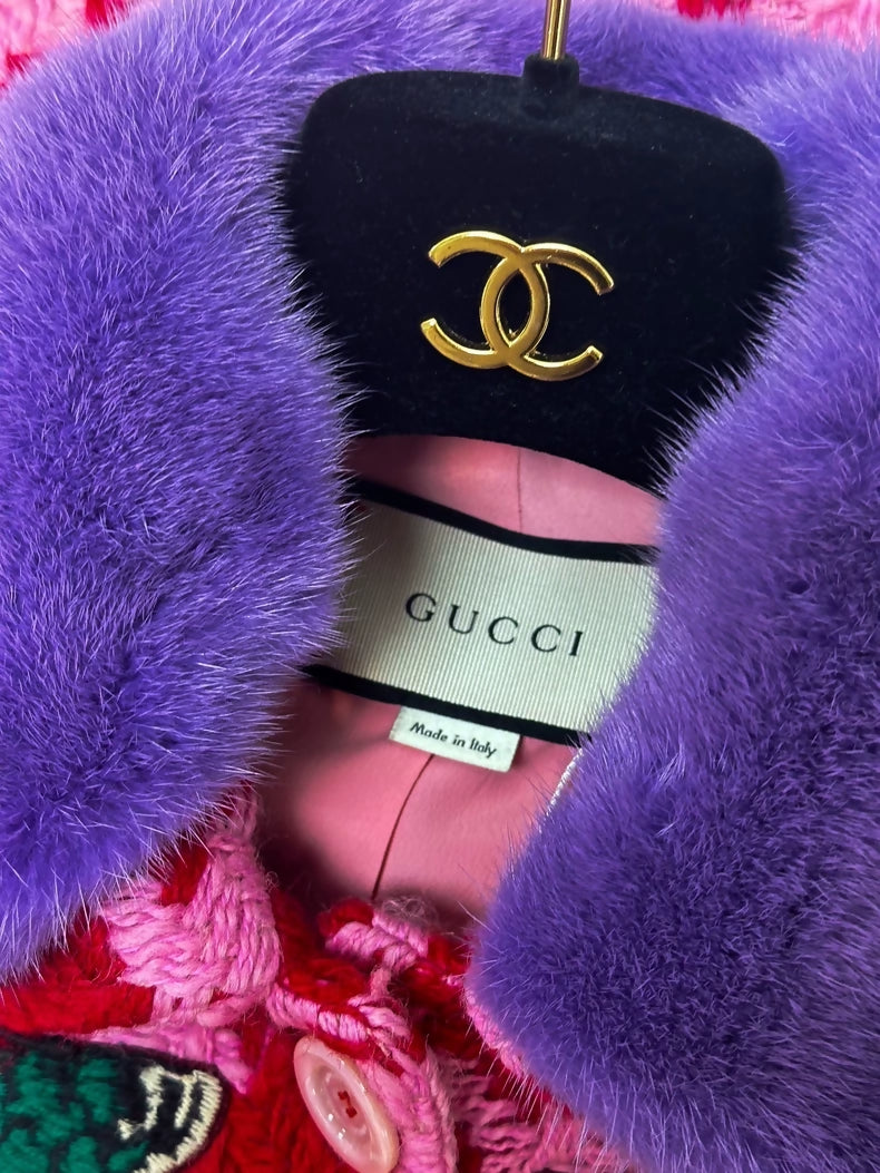 Gucci coat in pink houndstooth fabric with purple fur collar