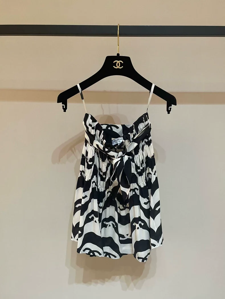 Chanel 21P double C pattern black and white skirt with bow and ribbon