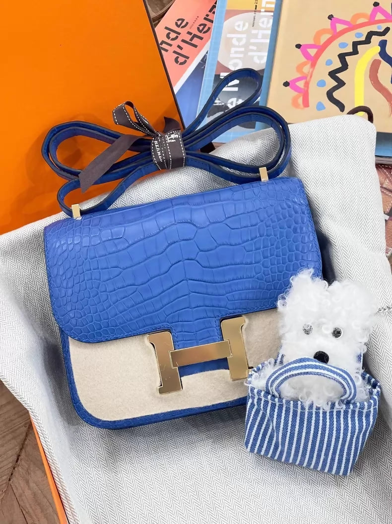 Hermès Constance 19 Blue matte Alligator leather gold hardware